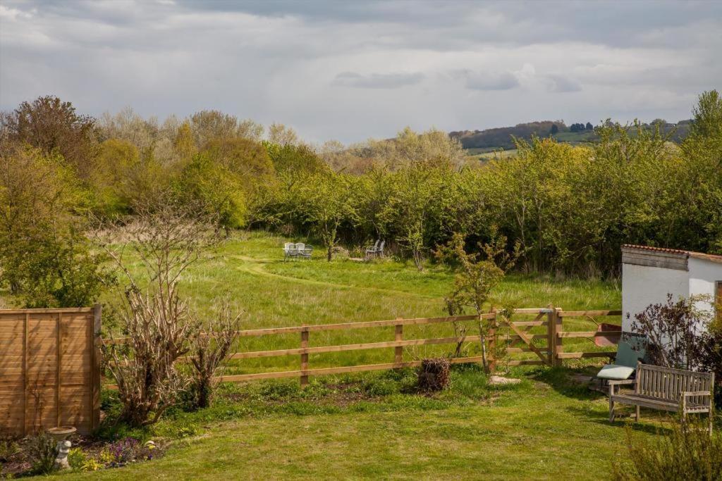 Beautiful 2 Bedroom Guest House With Private Pool In Lacock, Wiltshire Luaran gambar