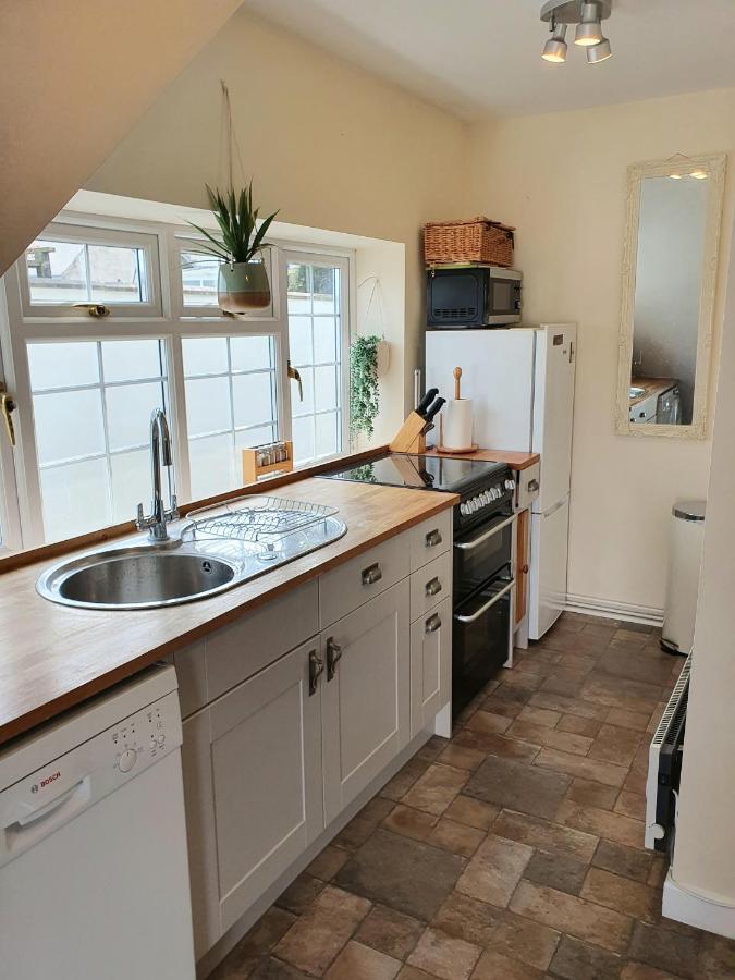 Beautiful 2 Bedroom Guest House With Private Pool In Lacock, Wiltshire Luaran gambar