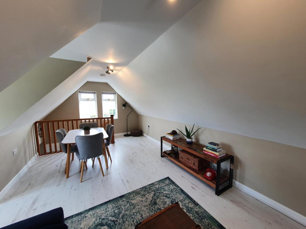 Beautiful 2 Bedroom Guest House With Private Pool In Lacock, Wiltshire Luaran gambar